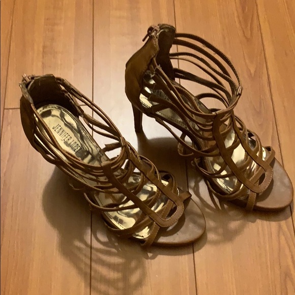 Heels - Picture 3 of 4